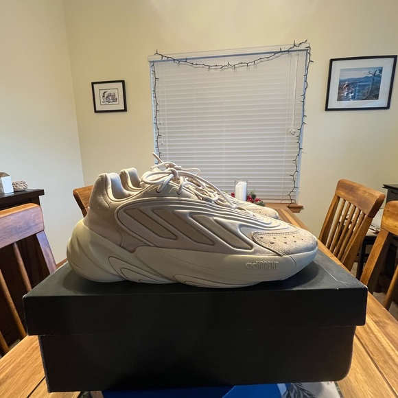 Adidas Ozelia Beige Men's Shoes - Picture 4 of 5